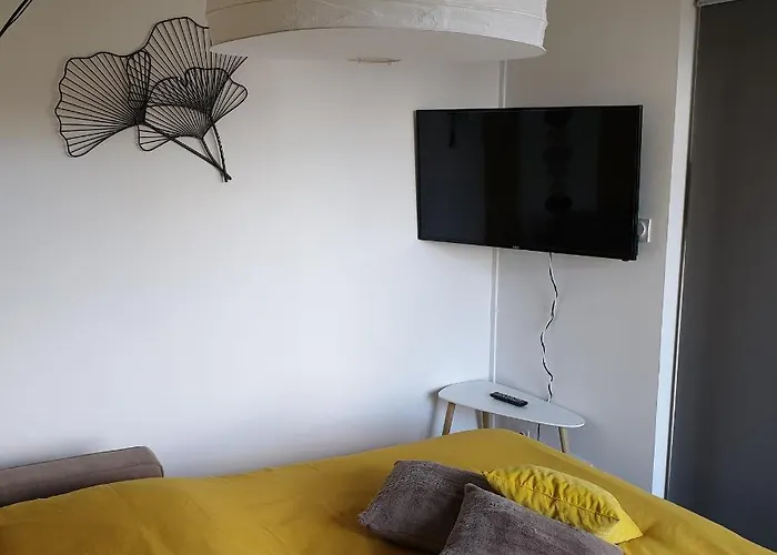 Chez Karine T4 Terrasse 5ème étage Centre Wifi Parking Appartement *